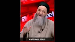 Cübbeli Ahmet Hoca Yusuf Ziya Gümüşel Hoca, Başörtülü Feministlerin Baskısı Ile Içerde Tutuluyor.