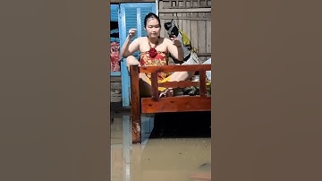 Nước tràn vào nhà ngồi trên giường câu được cá rô luôn. #fishing #viral #viralvideo #trending