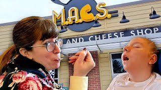 Eating the BEST Mac & Cheese EVER!!