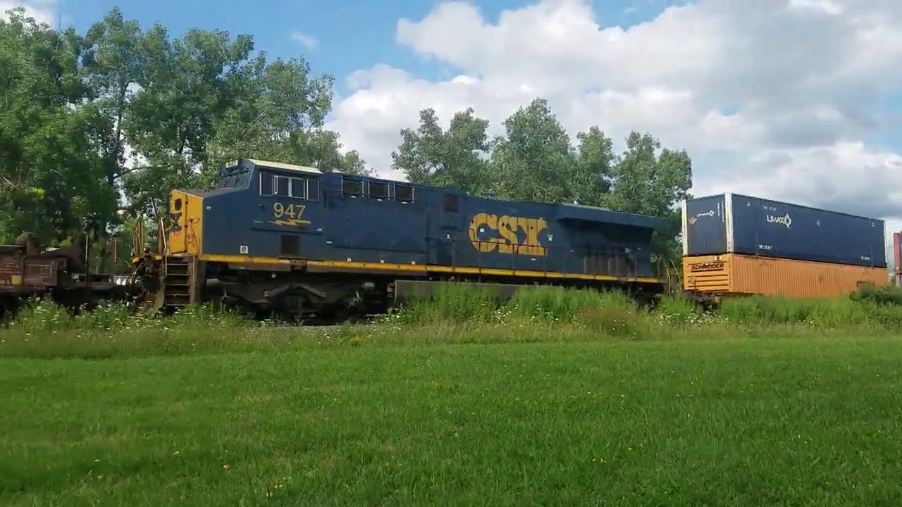 CSXT intermodal train in notch 8 - YouTube
