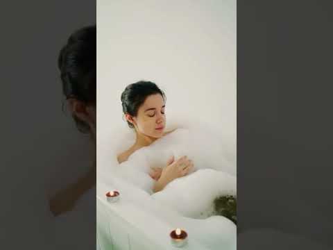 Девушка И Пена | Подпишись! #shorts #девушка #тело