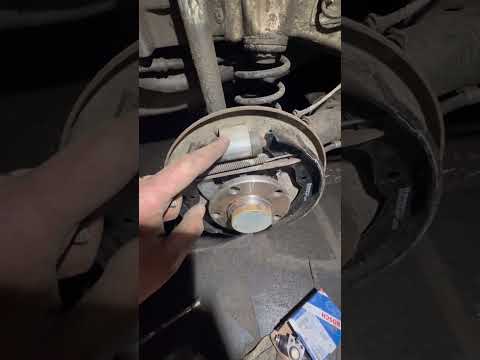 Замена задних колодок Октавия тур | замена тормозного цилиндра шкода Октавия