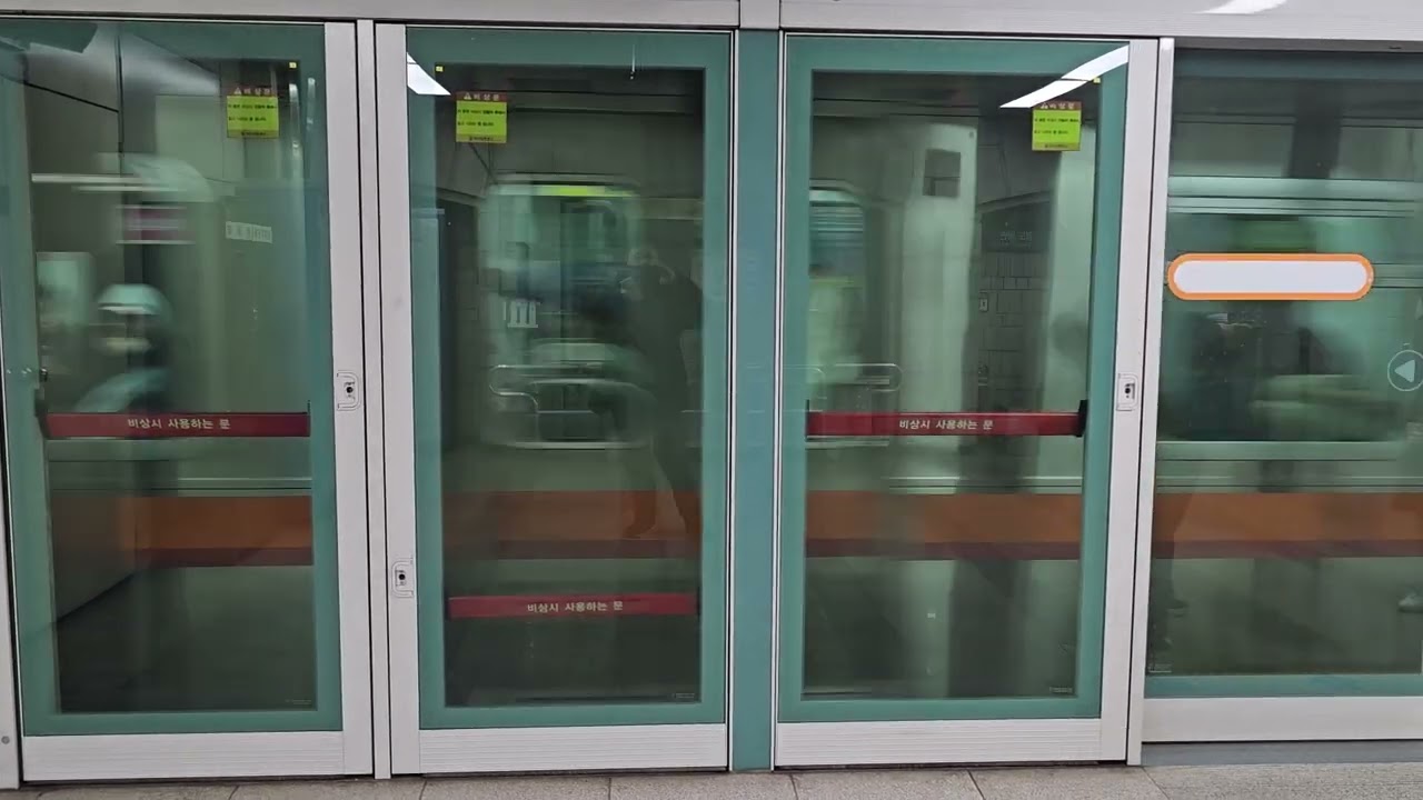 부산 1호선 다대포해수욕장행 102편성 남포역 진입