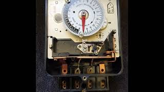 Warburton WF12 Time Switch - Hot Water Service Timer Switch Teardown