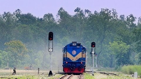 Two International Trains In Bangladesh Railway-BR(Maitree Express& Bandhan Express)