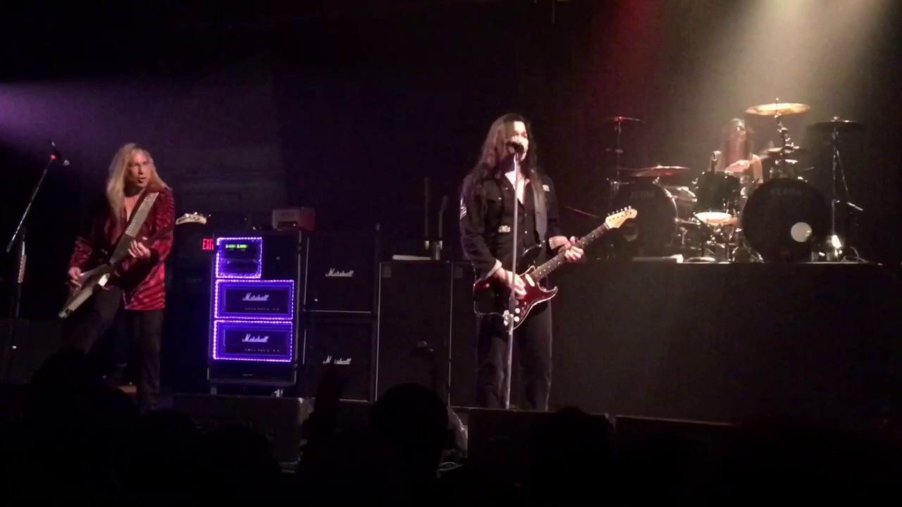 Slaughter Mad About You (Jam plus ending) in Houston Texas 11/09/16