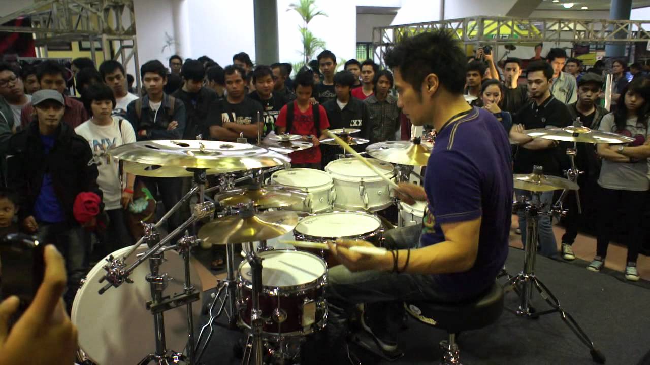 Bandung Drums Day 2011 Inang Noorsaid YouTube