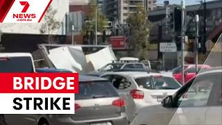 Download Lagu Truck slams into notorious Bankstown bridge | 7NEWS
