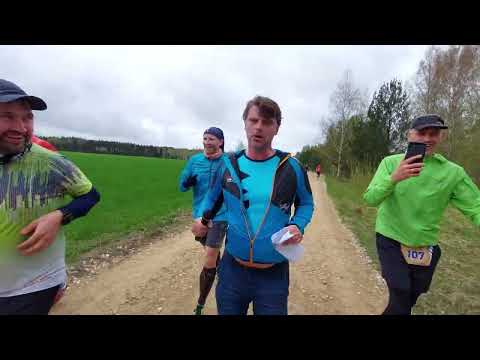 Ivars Bcis lab temp kop ar sportistiem Backyard Ultra La pds 2024 noskrien 6,7 km. by ROJA Marathon Festival
