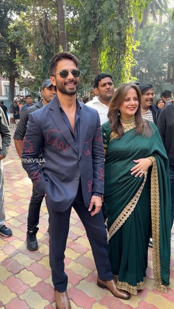 Shahid Kapoor Smiles as Students Groove to His Hits ❤️? #shorts #trending