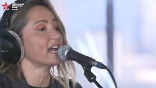 Video thumbnail of "KT Tunstall - Black Horse And The Cherry Tree (Live on the Chris Evans Breakfast Show with Sky)"