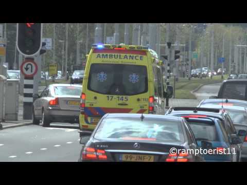 Ambulance 17-145 met spoed naar het EMC vanaf overplaatsing IJsselland ziekenhuis