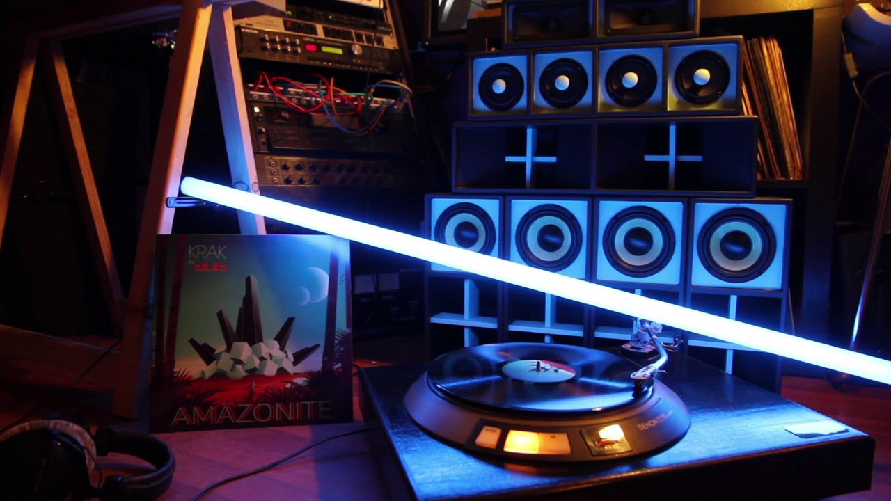 Obejrzyj "WHEN IT BURST" Krak in Dub & Echo Minott w YouTube