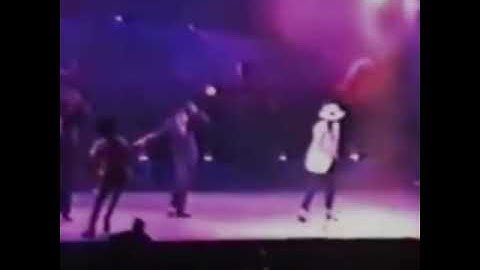 Michael Jackson saved by the dancers form a crazy fan !!! #shorts #MJrare