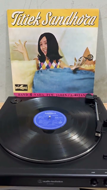 Lotto Harian - Titiek Sandhora (1969) #piringanhitam #musikindonesialawas #titieksandhora #band4nada