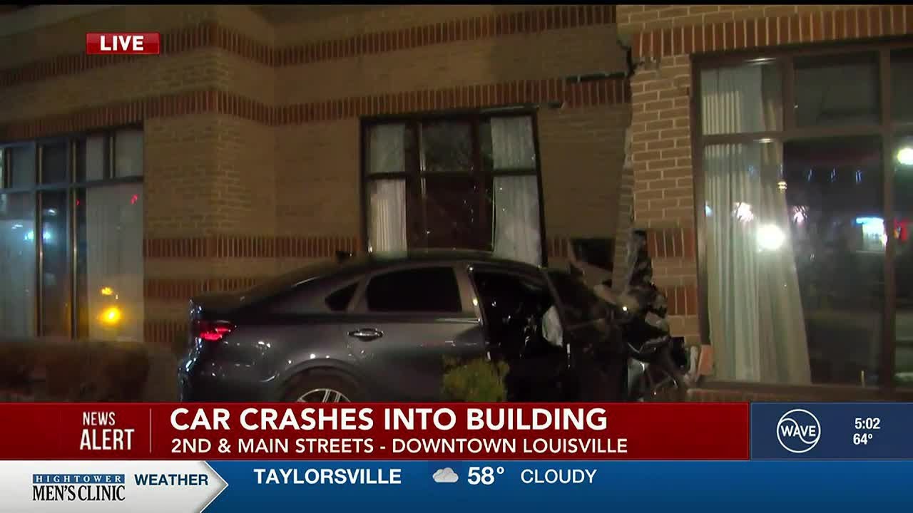 Car crashes into building in Louisville - YouTube