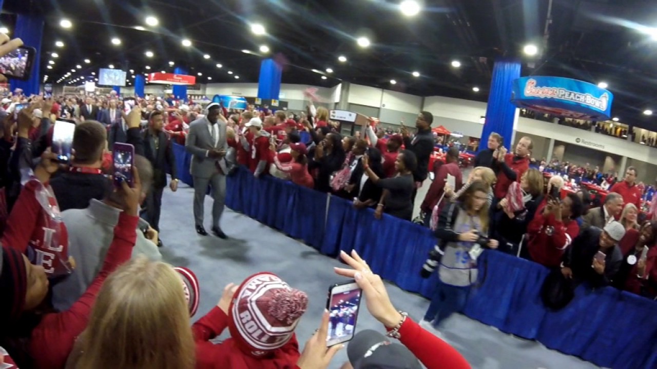 Alabama Peach Bowl 2016 Team Walk, Roll Tide Fanfest Pep Rally. YouTube