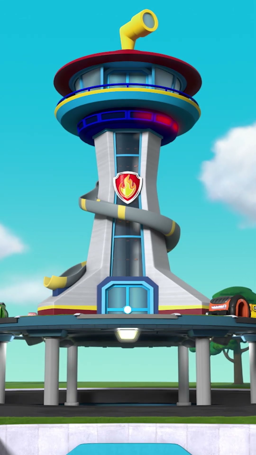 PAW Patrol | ¡Marshall recibe un llamado a la Torre de control! #Shorts