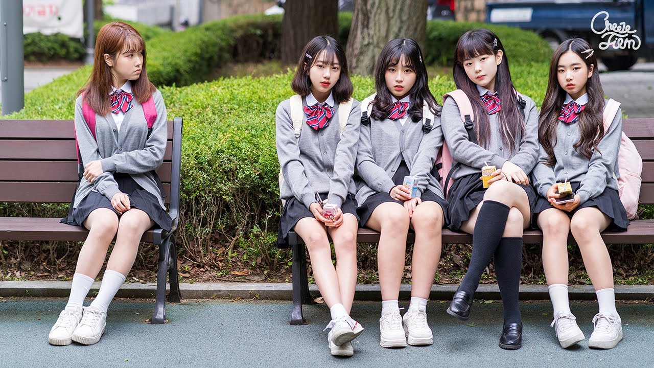 새로 간 학교에서 애들이 날 피한다