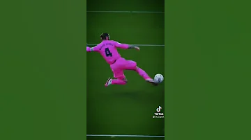 راموس افضل مدافع بالعالم 