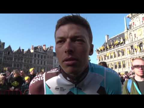 Oliver Naesen Au Depart Du Tour Des Flandres 2017 Youtube