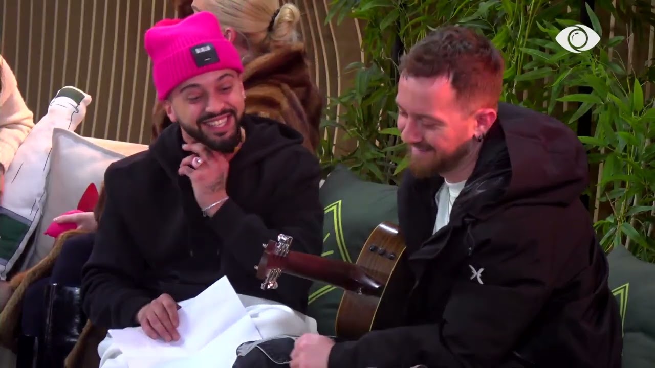 Gjesti këndon këngën e tij të re, teksa Tiri luan në kitarë - Big Brother Albania VIP 4