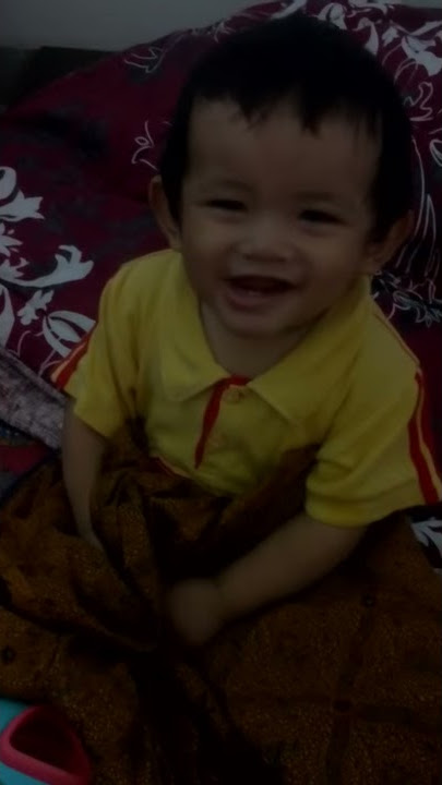 Dek aqil ketawa..