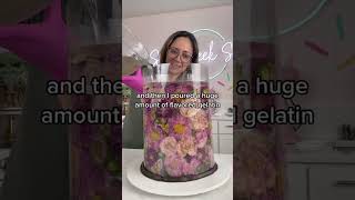 Encasing a cake in flowers and gelatin