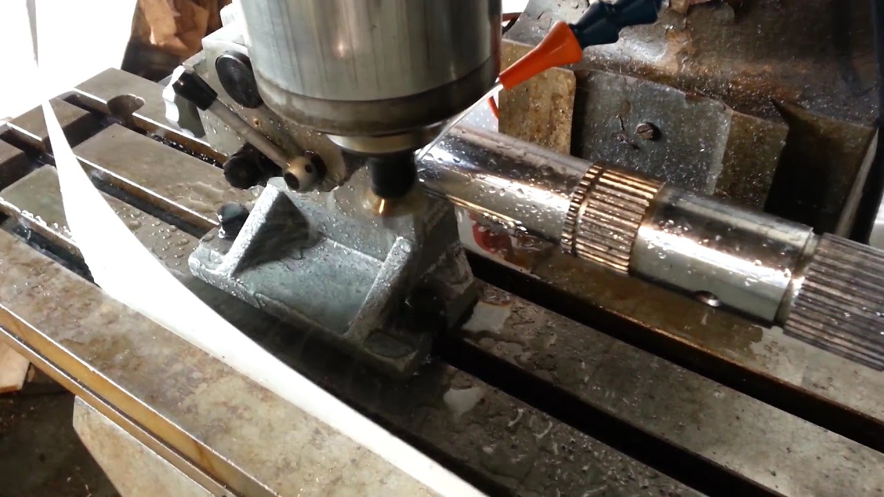 Cutting splines in transmission output shaft YouTube