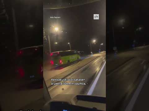 Flixbus kaahasi vastaantulevien kaistalla