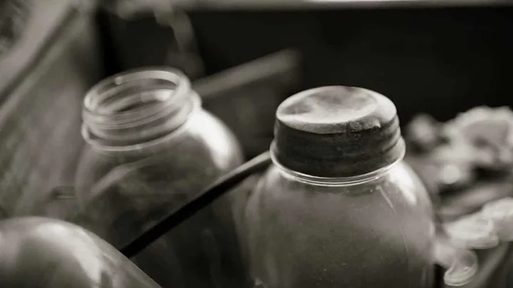 Legendary Moonshiner: Popcorn Sutton (the day befo...