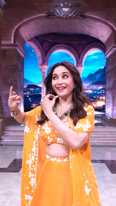 WOW! 🔥 #madhuridixit perfectly #lipsync #aishwaryaraibachchan's song from #devdas 😍 #shorts
