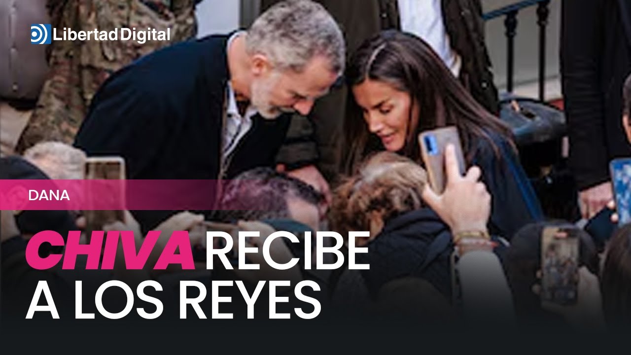 DANA | Felipe VI y la reina Letizia son recibidos con aplausos en Chiva