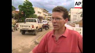 ZAIRE: REBEL LEADERS INSIST RWANDAN REFUGEES TRAVEL HOME OVER LAND
