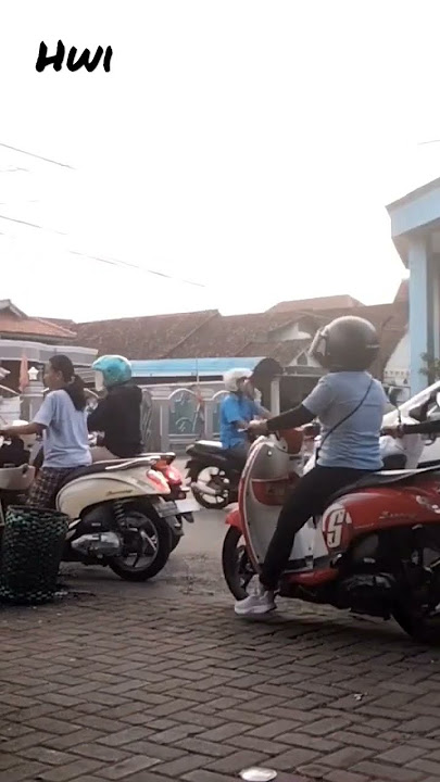 jam masuk pabrik Hwi