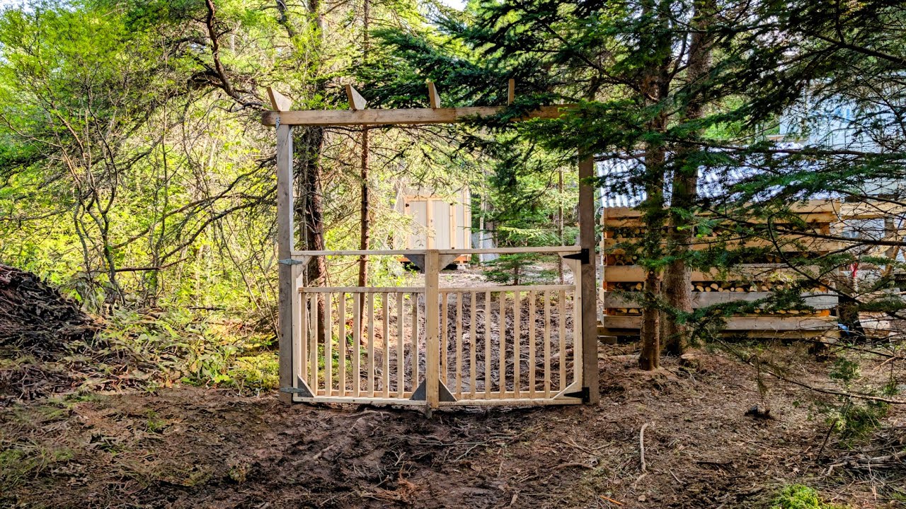 Building a Gate for our Off Grid Tiny Cabin in the Woods - YouTube