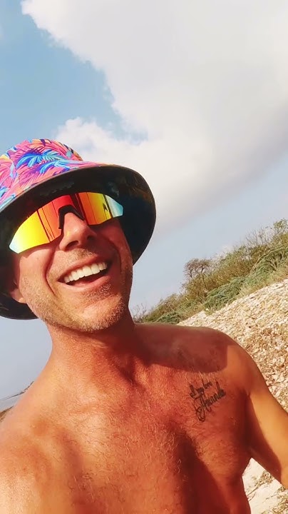 i-found-300-year-old-spanish-gold-coins-on-this-deserted-island