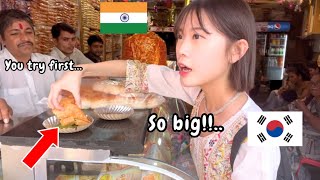 EXPLORING India 🇮🇳 Street! Eating Famous food called “Samosa” in India 🇮🇳❤️🇰🇷
