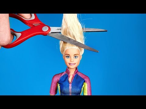 Wideo: Czy ubrania dla lalek Bratz pasują do Barbie?