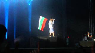 30 Seconds To Mars - Do Or Die 1 - Jared with the Bulgarian flag