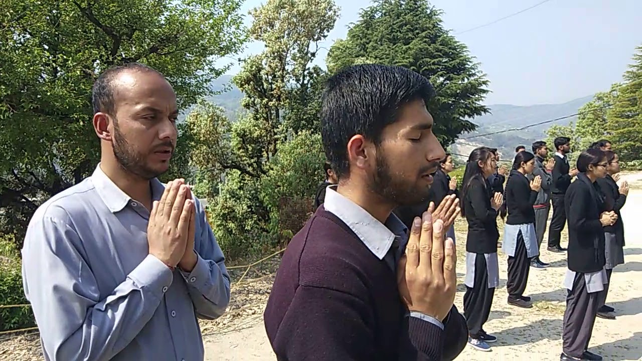 प्रार्थना--वह शक्ति हमें दो दया निधे कर्तब्य मार्ग........ छल दम्भ द्वेष, पाखंडऔर अन्याय  से नित से