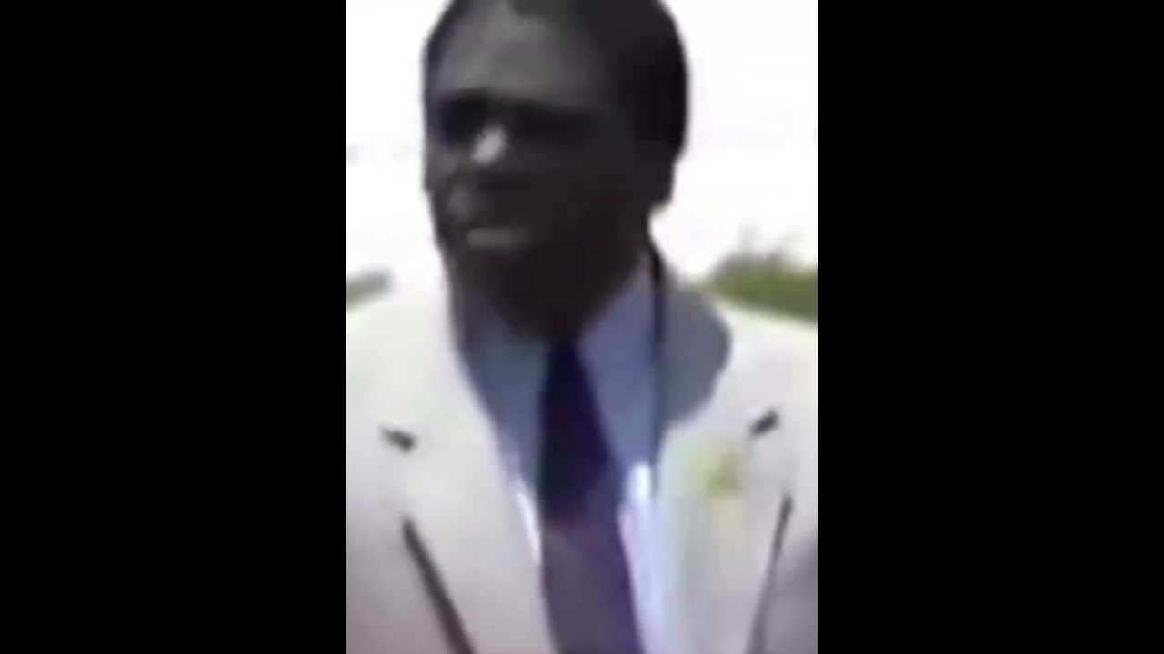 Remember newscaster Isiah Carey breaking character when a bug flew in his mouth