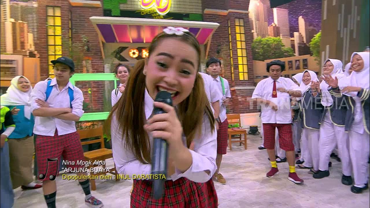 Jynx Maze chiroyli sikishni yaxshi koradi Shakira erotik fotosessiya