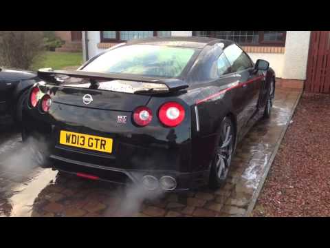 Rev Wars Nissan Gtr V Bentley Continental Gt V Maserati