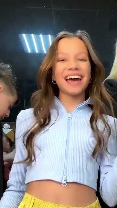 Милана стар с зубами