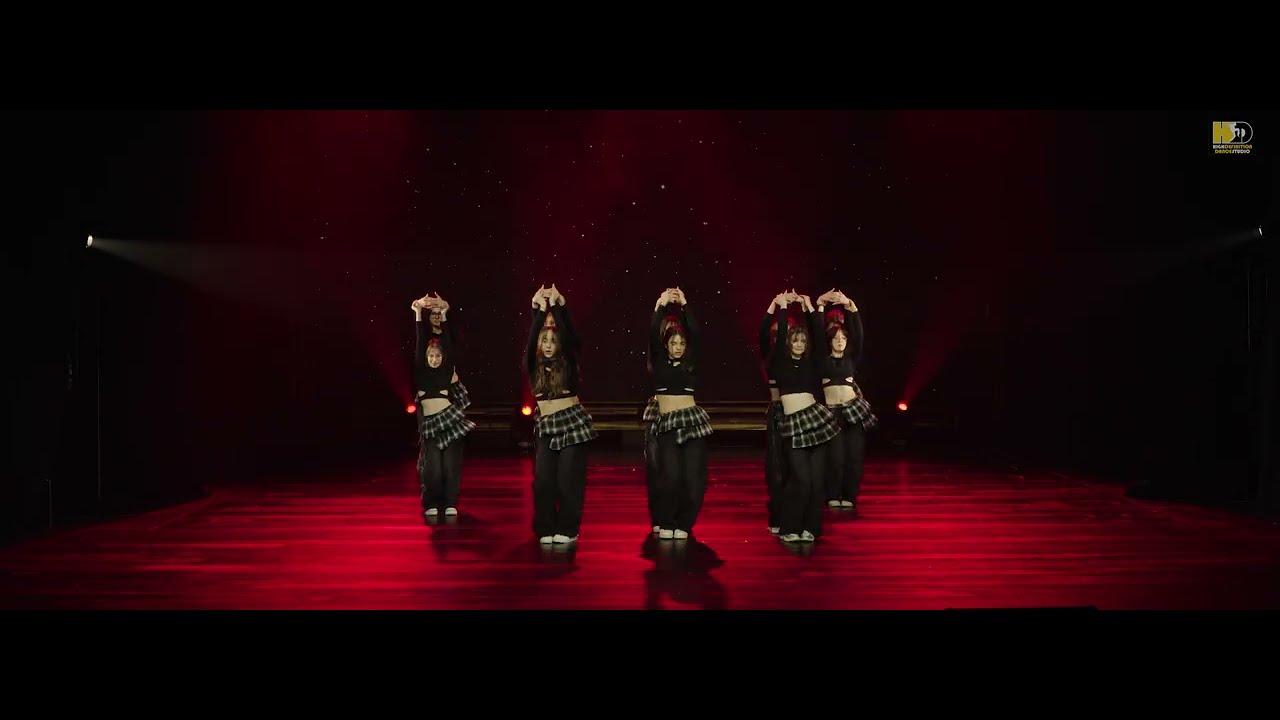 Koncert Mikołajkowy High Definition Dance Studio 2025 #17 K-pop Open 'Fearless'