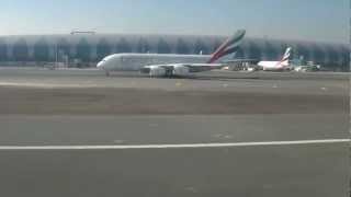 Qatar Airways B787 Dreamliner landing at dubai international airport