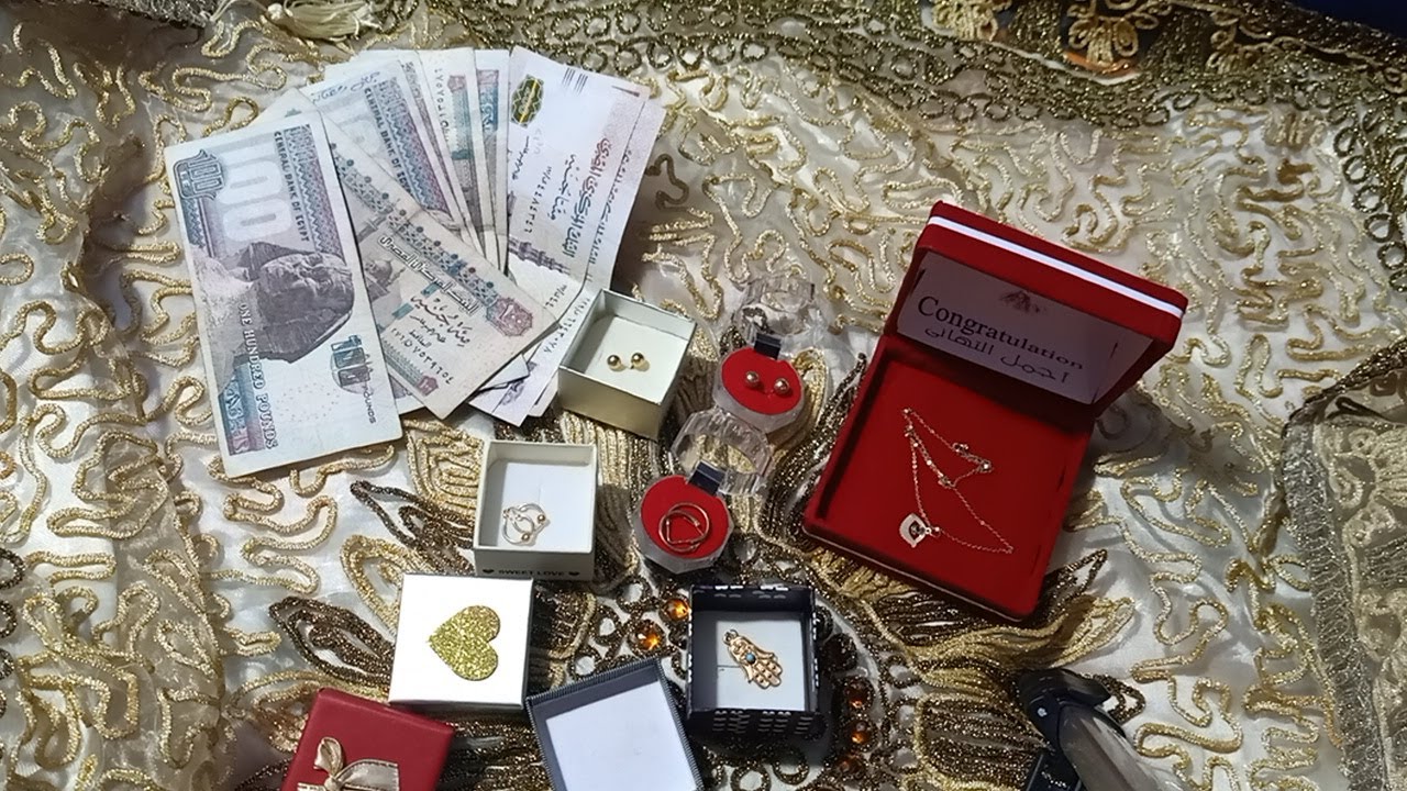 شوفوا الهديه ذهب وفلوس كتير اللي جات لبنتي في السبوع