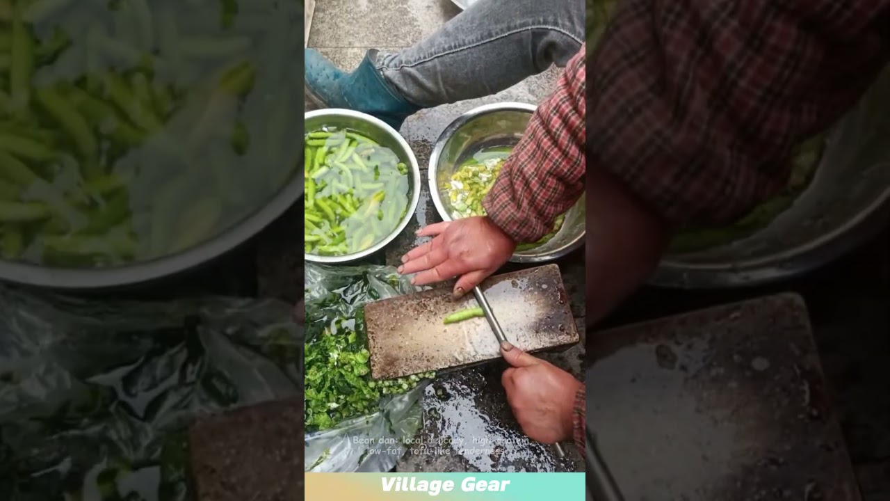 Bean dan: local delicacy, high-protein, low-fat, tofu-like tenderness. 