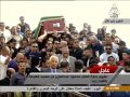 لحظة خروج جثمان الفنان محمود عبد العزيز من مسجد الشرطة بعد أداء صلاة الجنازة